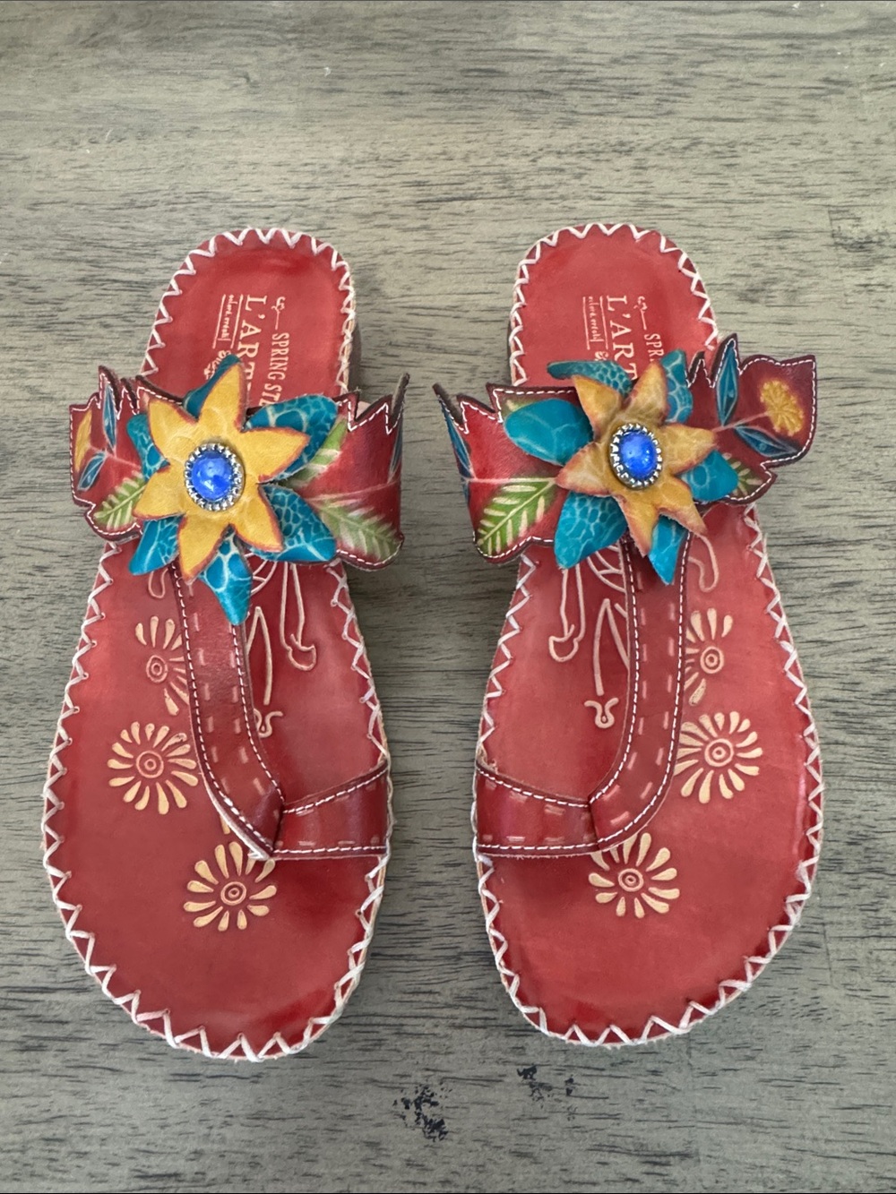 L’Artiste Spring Step leather thong sandals hand painted floral size 37 berry